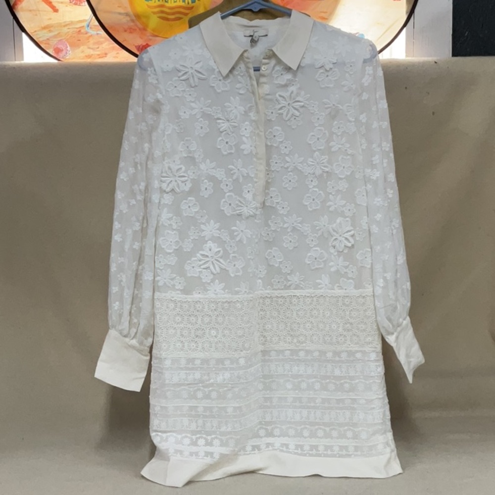 EUC Woman’s Jorie long sleeve 1/4 button down dress